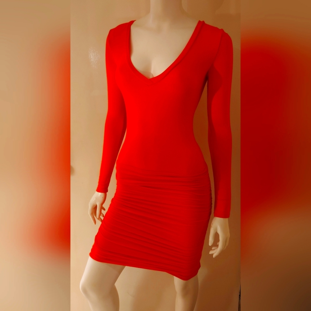 NWT Bt. Poppy BCBG MaxAzria Ruched V-Neck Midi Cocktail Dress - XXS / 00 / 0 😍